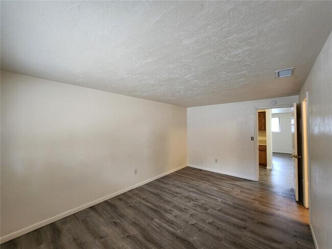 Building Photo - 7012 SW 6th Pl