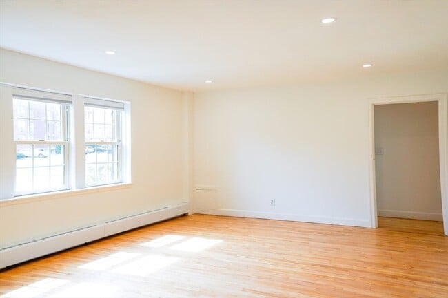 Building Photo - 33 Hammond Pond Pkwy