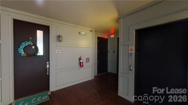 Building Photo - 1101 W 1st St