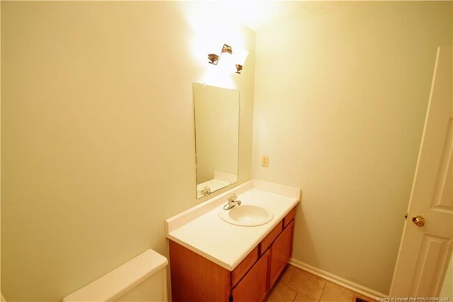 Building Photo - 521 Stone Way Ct
