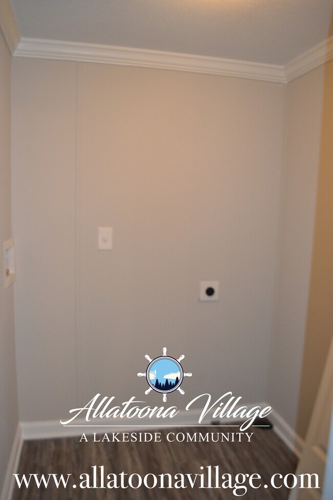 Building Photo - Lake Access and 1 mile to Downtown Acworth...