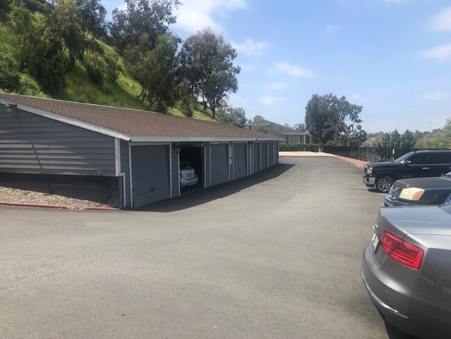 Building Photo - Chula Vista 3BR / 2BA 1 car garage 1 space...