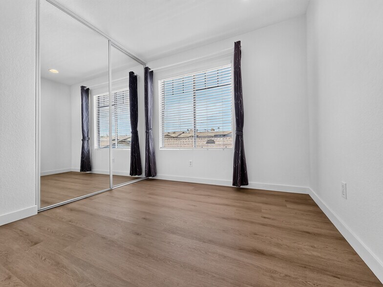 2nd Bedroom - 1065 E Broadway