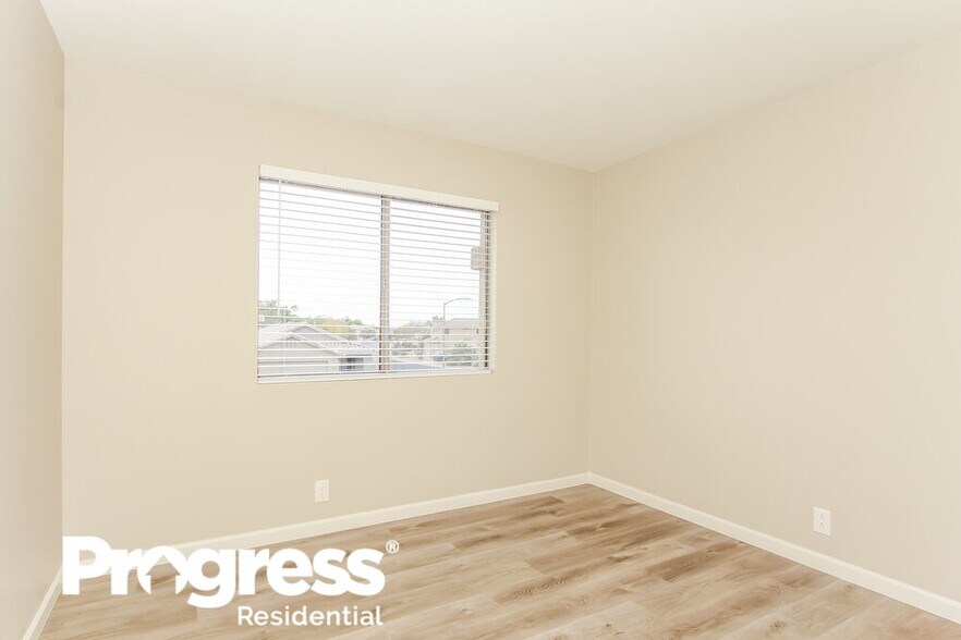 Building Photo - 17183 N 53rd Ave