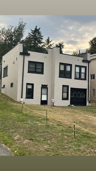 Primary Photo - 147 S 9th St