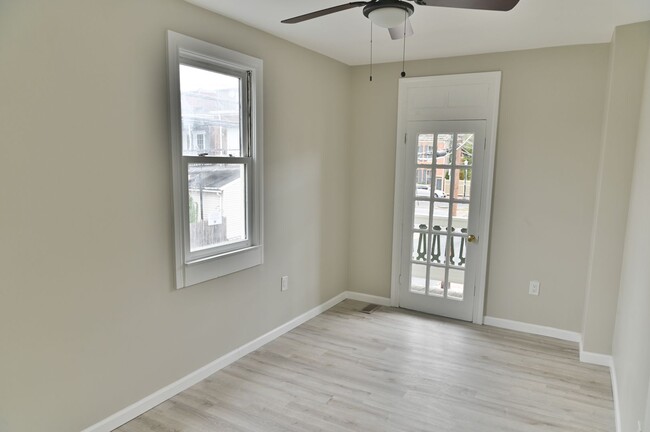 Building Photo - Beautifully Renovated 3 Bedroom with Parking