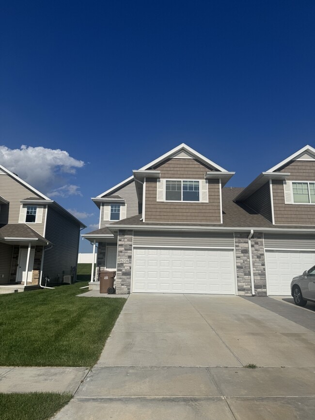 Building Photo - 6228 Las Verdes Ln