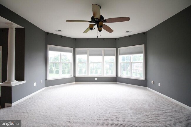 Building Photo - 5569 Jamisons Farm Dr