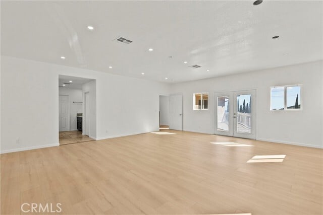 Building Photo - 1138 Lakeview Dr