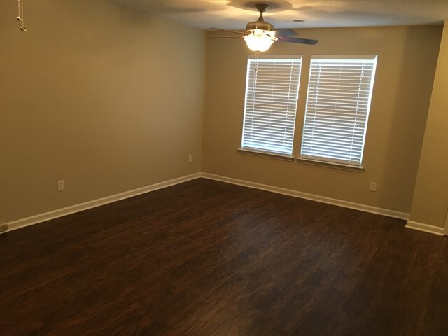 Building Photo - 1 Holly Springs Cir