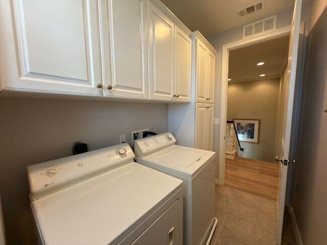 Building Photo - 8253 Noelle Drive
