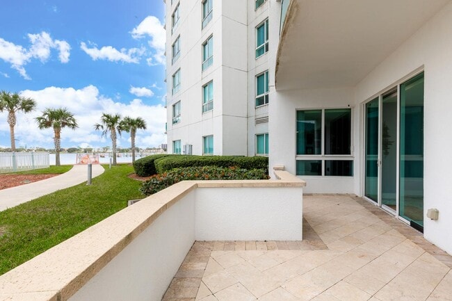 Building Photo - 2/2 in Marina Grande