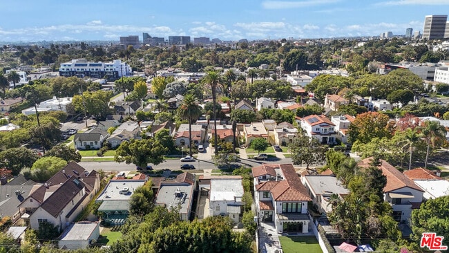 Building Photo - 2038 Malcolm Ave