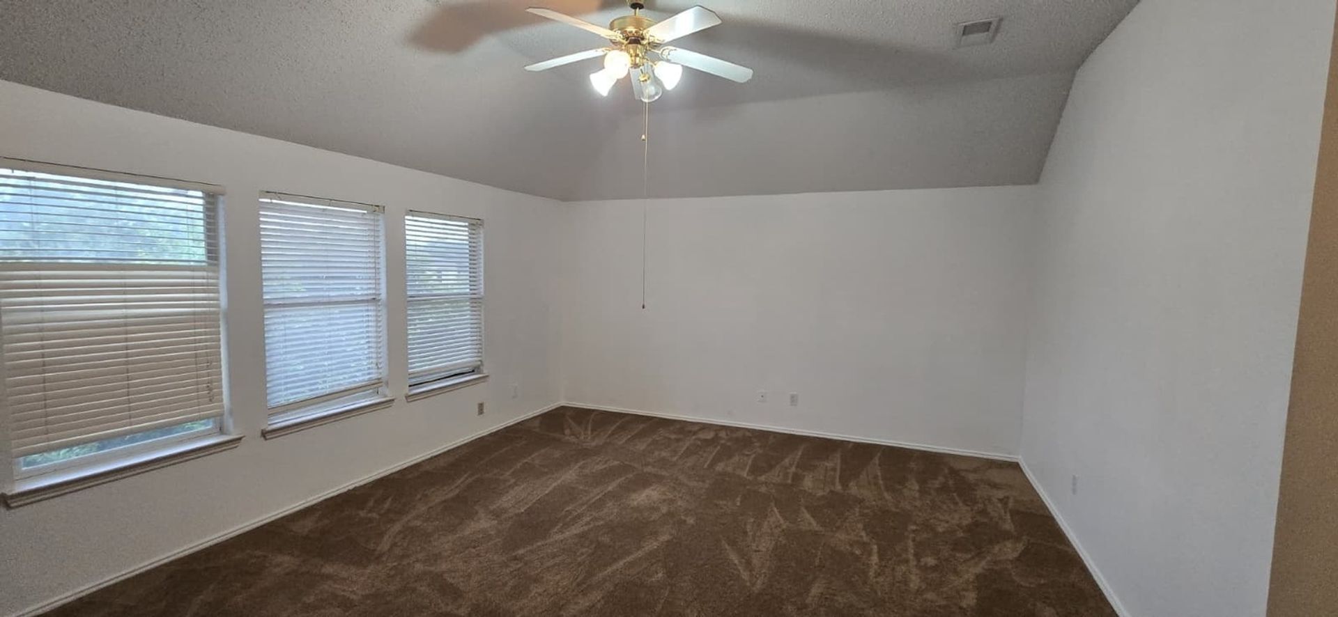 Building Photo - 722 Gillon Dr