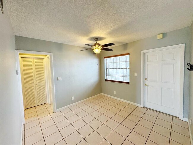 Building Photo - 1310 NW 43rd Ave