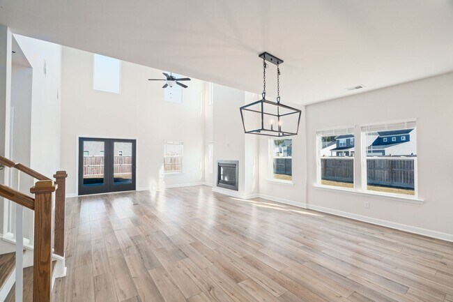 Building Photo - Elegant & Spacious Home in Summerville’s Cane Bay Community