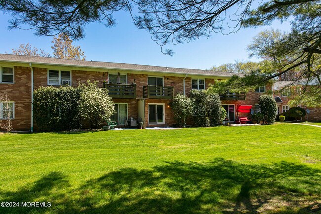 Building Photo - 96 East Ave