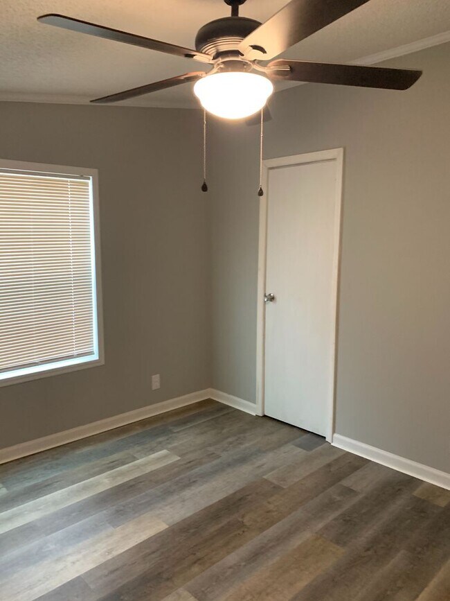 Building Photo - Enjoy Your NEW NEW NEW Home in Vanceboro