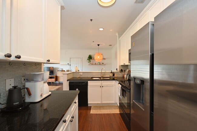 Building Photo - **SOPHISTICATED URBAN RETREAT IN THE HEART OF LENOX VILLAGE**