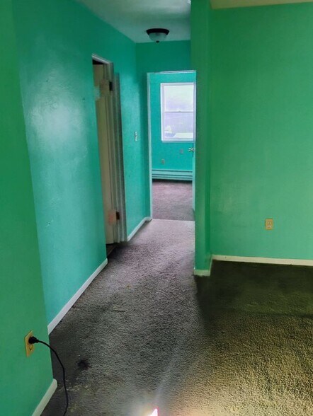 Building Photo - 560 McKean Ave