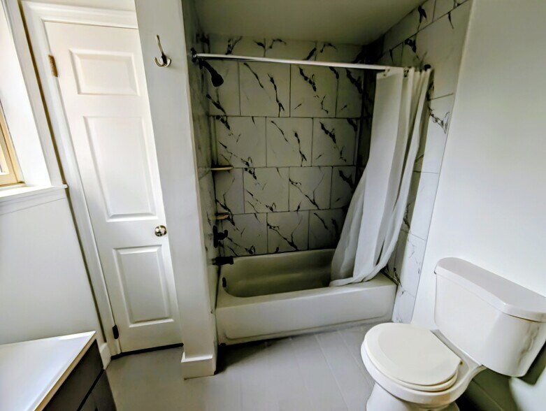 Building Photo - 26 N 6th St