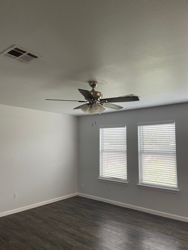 Building Photo - 112 Rinehardt st