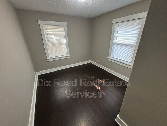Building Photo - 1754 Suman Ave