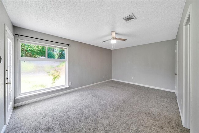 Building Photo - 16906 Pocono Dr