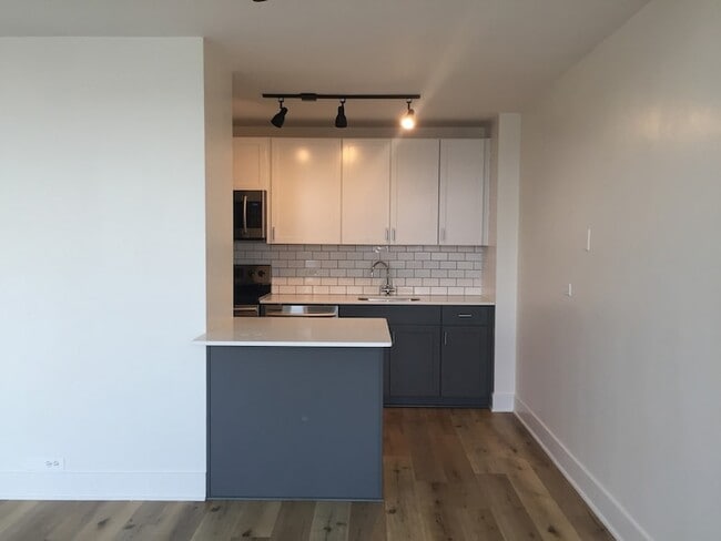 Building Photo - 4250 N Marine Dr