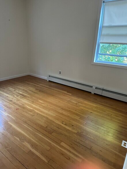 Den/Office - 30 Summit Rd