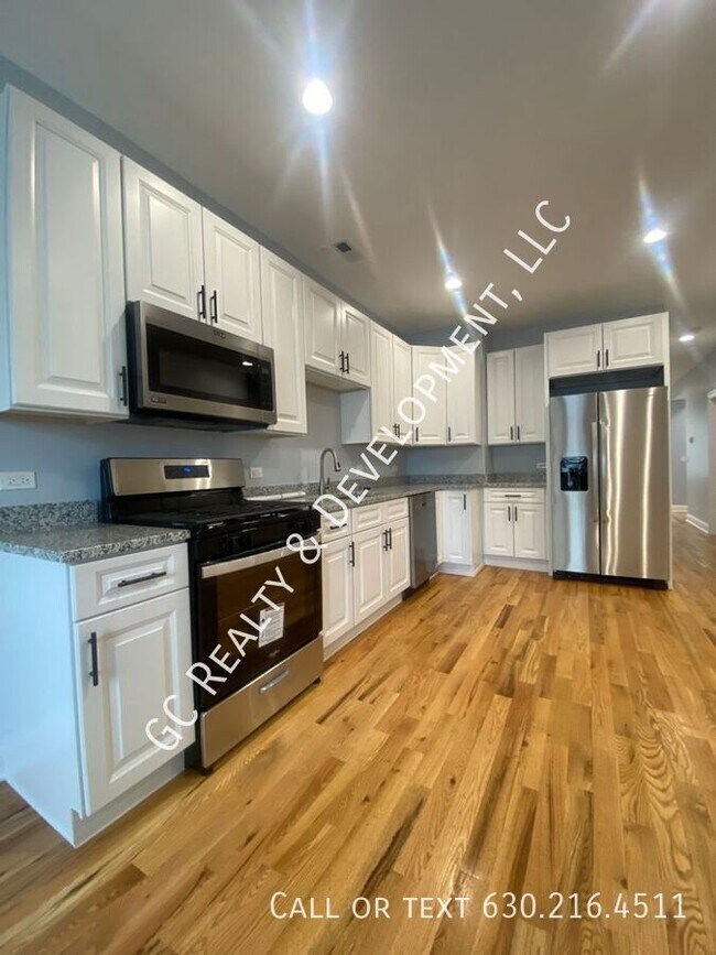 Building Photo - 4339 N Whipple St