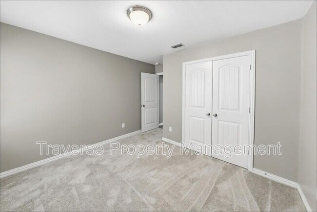 Building Photo - 733 River Hill Ln