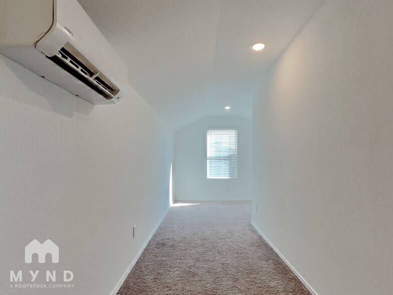Building Photo - 7157 Elm Cv