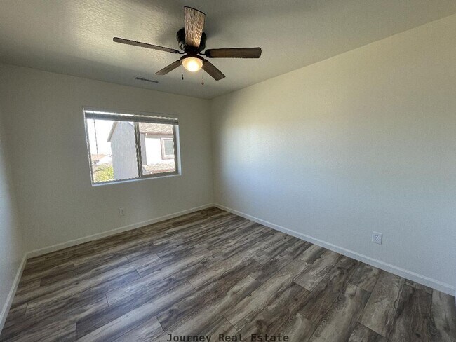 Building Photo - 3241 N Constance Dr