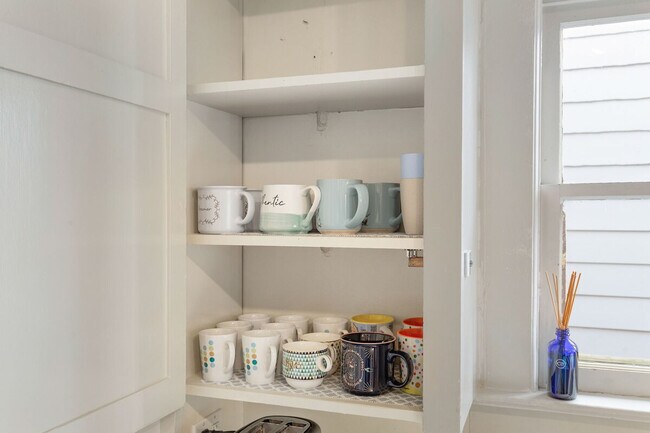 Building Photo - 710 10th Ave E