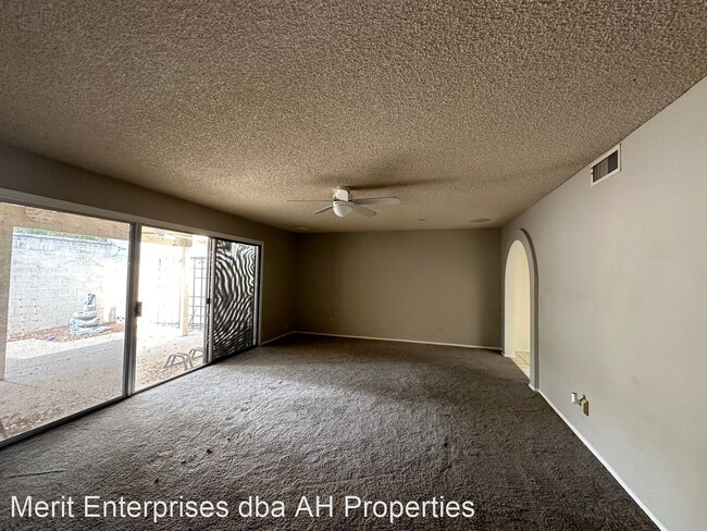 Building Photo - 3 br, 2 bath House - 7006 E JENSEN ST #2