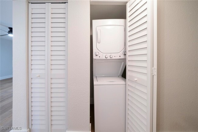 Building Photo - 17458 Blueberry Hill Dr