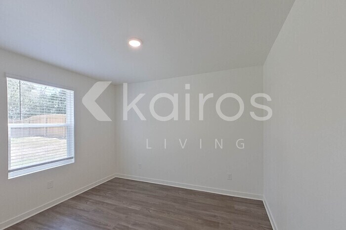 Building Photo - 153 George Oxford Dr