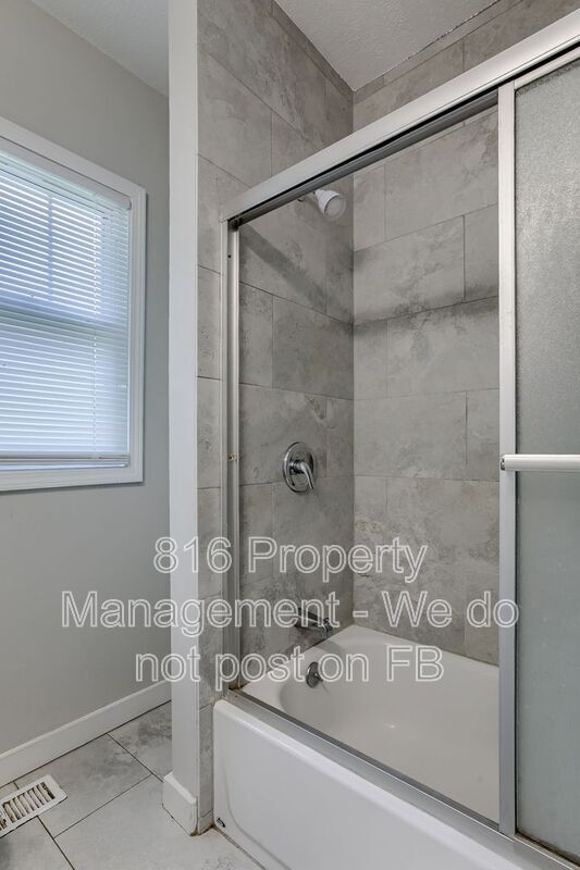 Building Photo - 2431 E 68th St