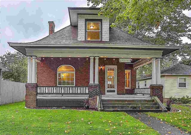 Primary Photo - 2508 S Grand Blvd