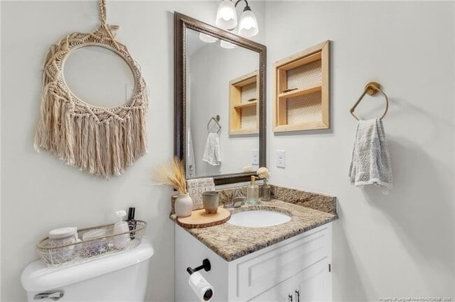 Building Photo - 5008 Shimmer Dr