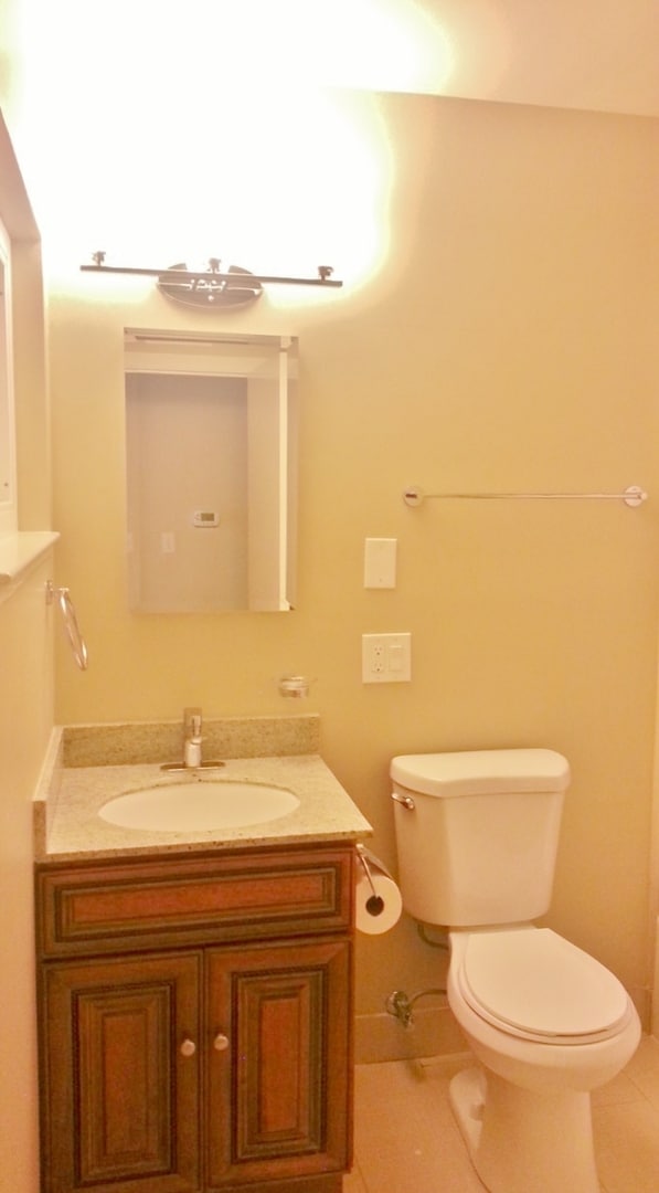 Building Photo - UPDATED LARGE 1500 sq/ft 3BR/2BA Cherry Ch...