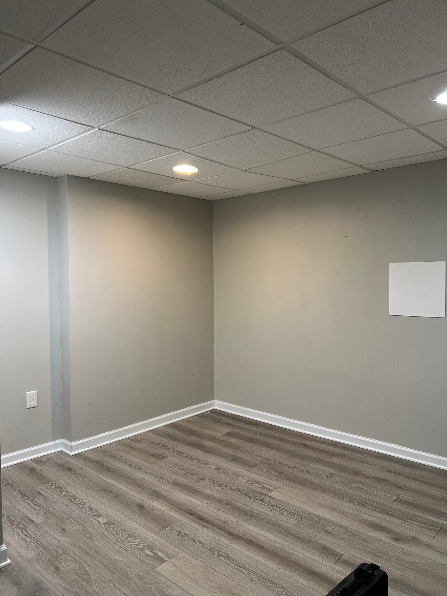 Building Photo - 235 Northcrest Dr