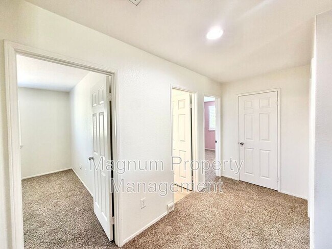 Building Photo - 46383 Vianne Ct