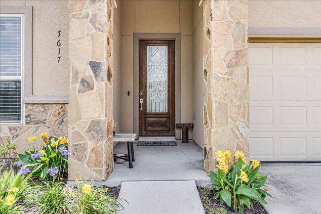 Building Photo - 7617 Diamond Dr.