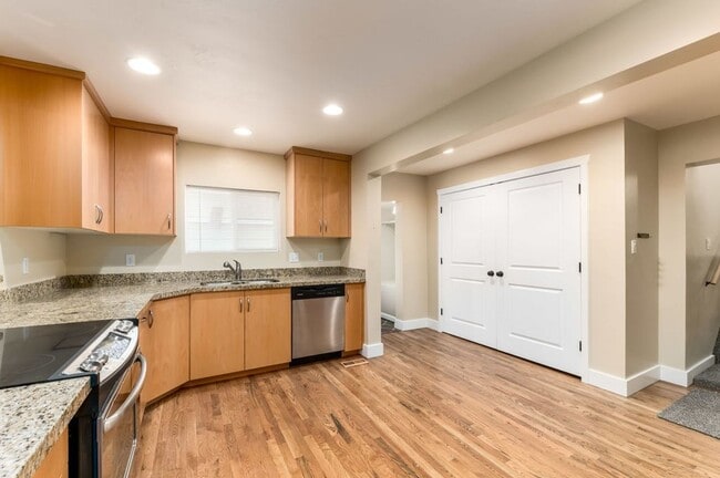 Building Photo - 3848 S 400 E