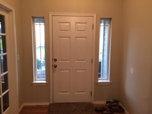 Building Photo - Three Bedroom, 2 Bath Crystal Heights Home...
