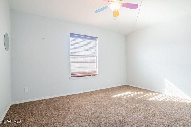 Building Photo - 12501 Sun Haven Dr