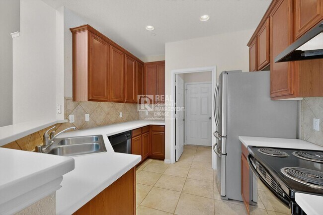 Building Photo - Modern Plano Townhome in Frisco ISD Available for Rent