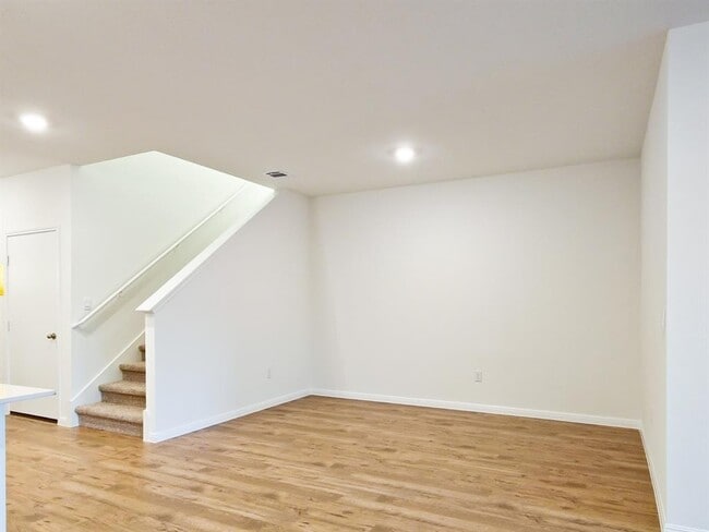 Building Photo - 1916 Pogonip Pl